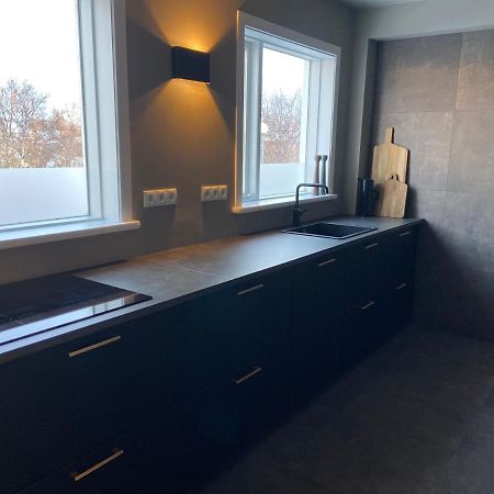 Perfectly Located 3 Bedroom Design Apartment Акурейри Екстериор снимка