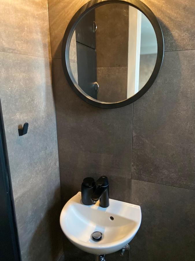 Perfectly Located 3 Bedroom Design Apartment Акурейри Екстериор снимка