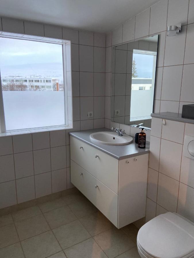 Perfectly Located 3 Bedroom Design Apartment Акурейри Екстериор снимка